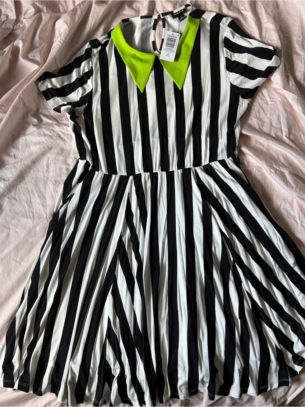 Size 1x Torrid Halloween Skater Dress Beetlejuice